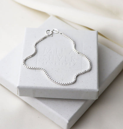 Silverarmband med box kedja.