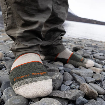 Darn Tough 1405 Men's Hiker Boot Full Cushion Midweight Hiking Socks - Olive