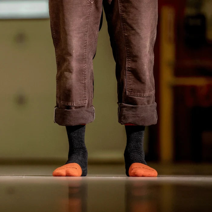 Darn Tough 2007 Men's Steely Micro Crew Midweight Work Sock - Graphite
