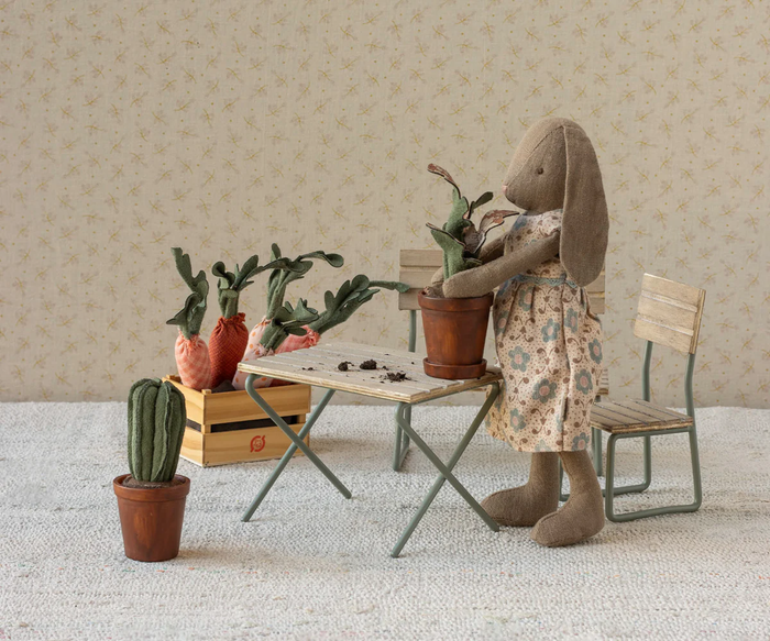 Flower pot with cactus, Miniature