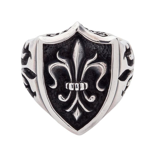 Front view of the solid 925 sterling silver gothic fleur de lis shield ring.
