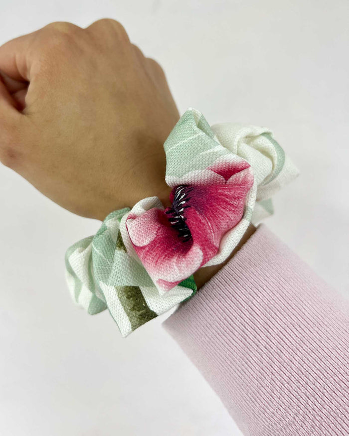 Ivory Linen Scrunchie - Diane Hill