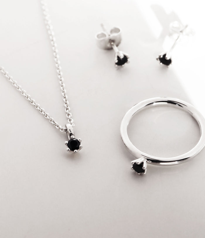 Julie Diamanthalsband, Svart diamant 0,10 ct.