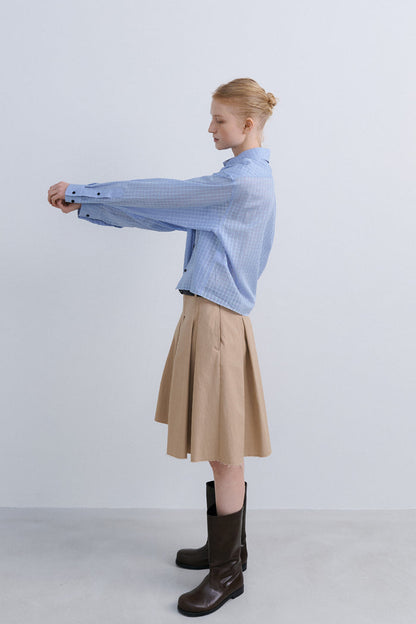 LOW EDGE PLEATED SKIRT - BEIGE