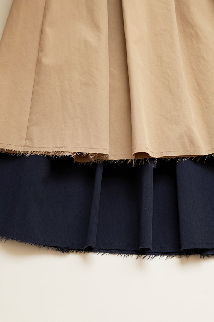 LOW EDGE PLEATED SKIRT - BEIGE