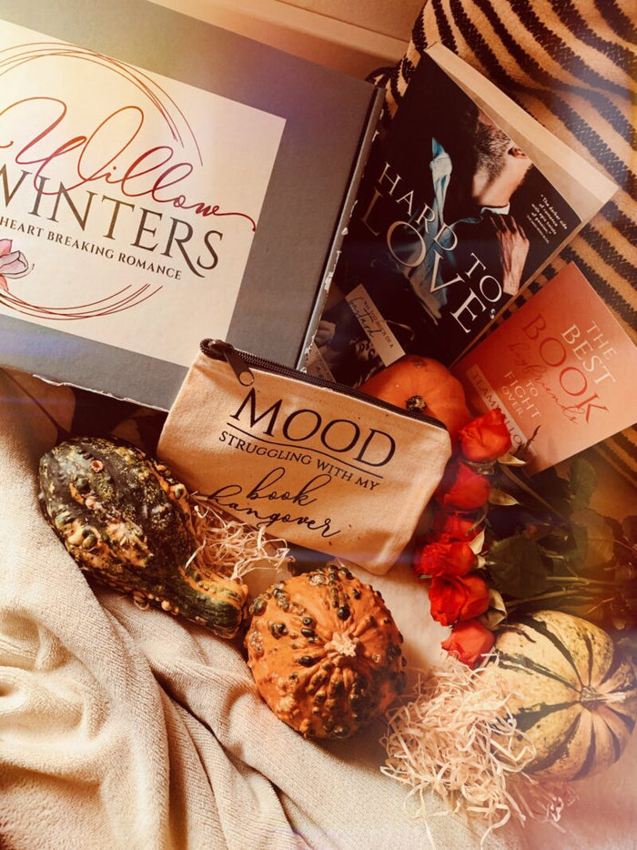 Medium Willow Winters Seasonal Subscription Box