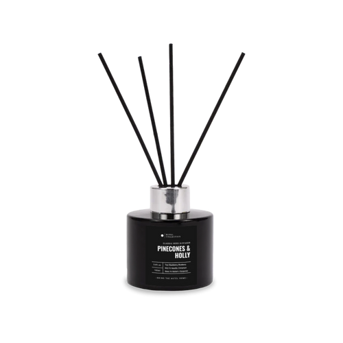 Pinecones & Holly Reed Diffuser