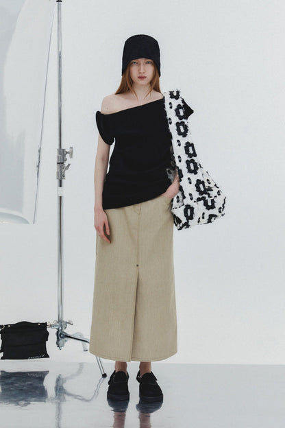 TWISTED ASYMMETRIC T - BLACK
