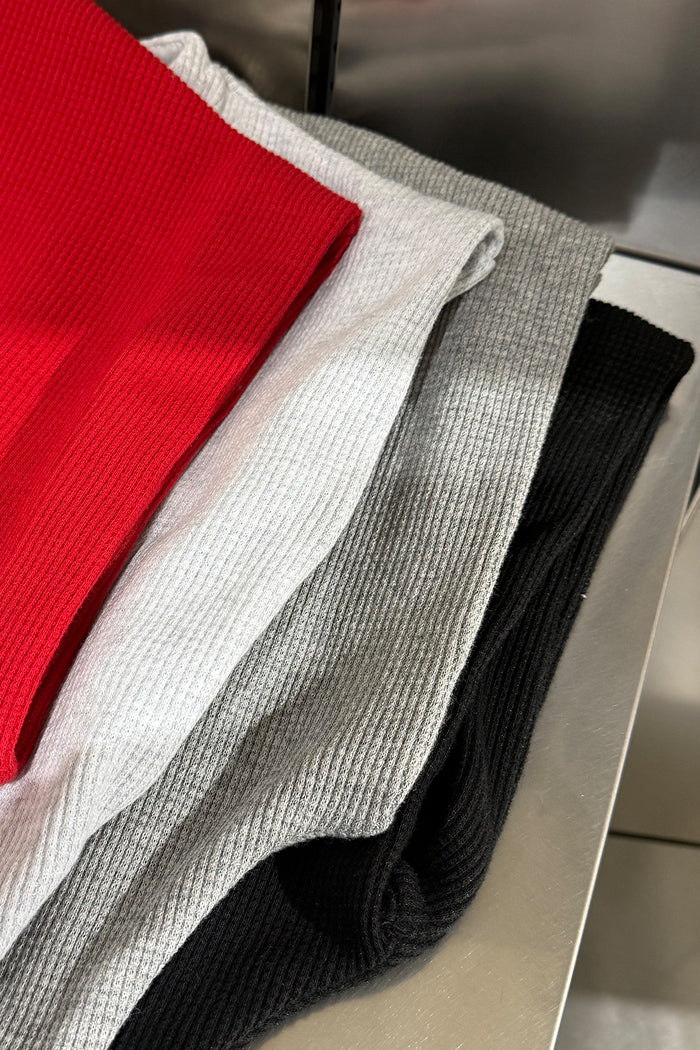 TWISTED ASYMMETRIC T - RED